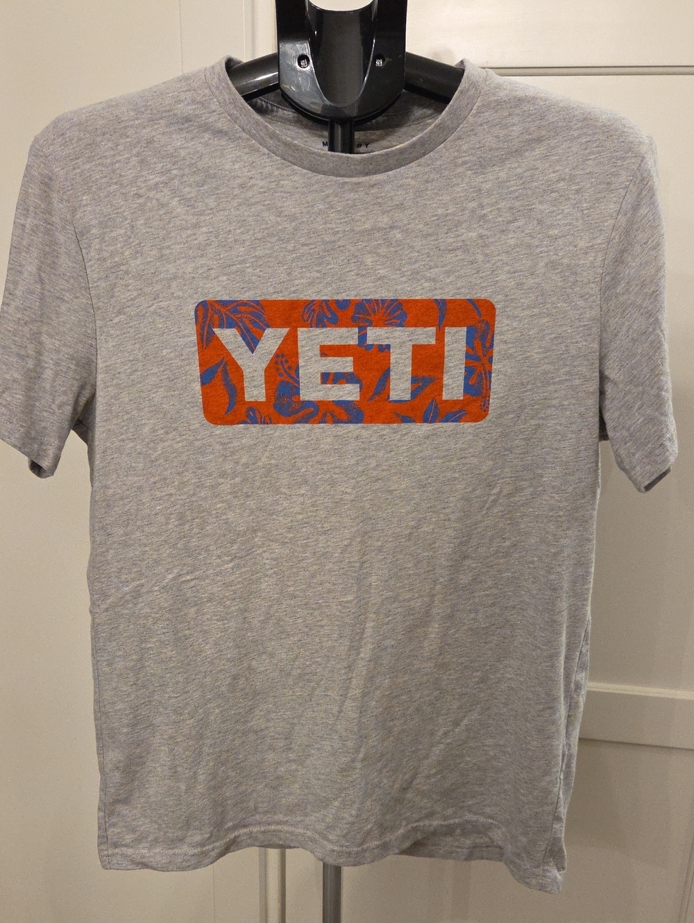Yeti Heather Gray Tee with Orange Floral Logo Size Medium
